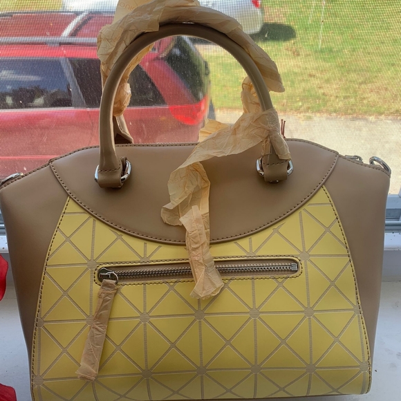 Handbag - Picture 2 of 5